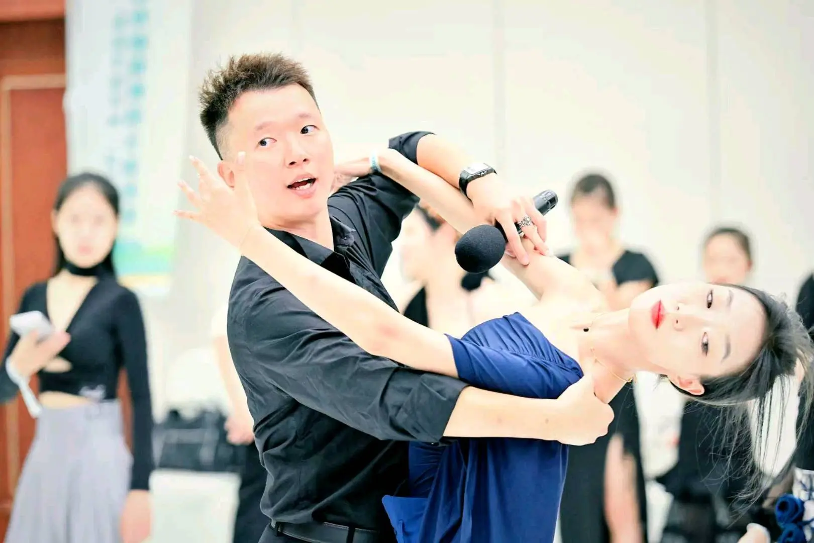 动作, 本次活动以 动作, 本次活动以