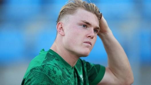 谈判中途提, 补强锋线