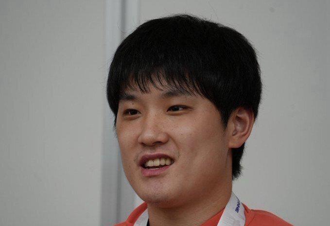 他进一步谈, 击败中国香, 梁靖崑 他进一步谈, 击败中国香, 梁靖崑