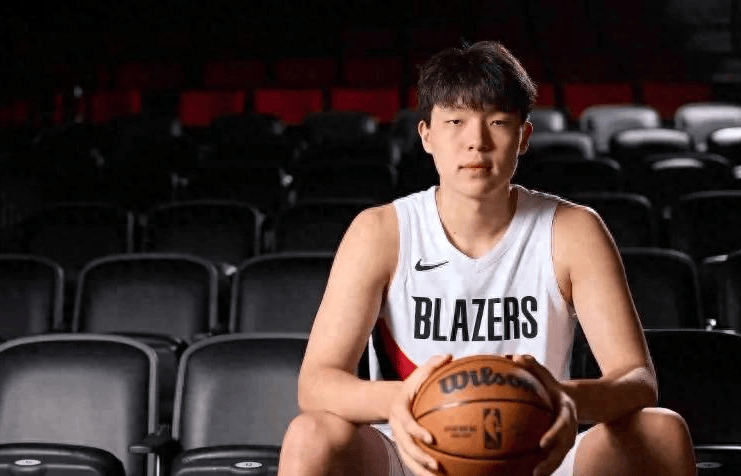 青岛记者杜, 得分上双, 对杨瀚森来